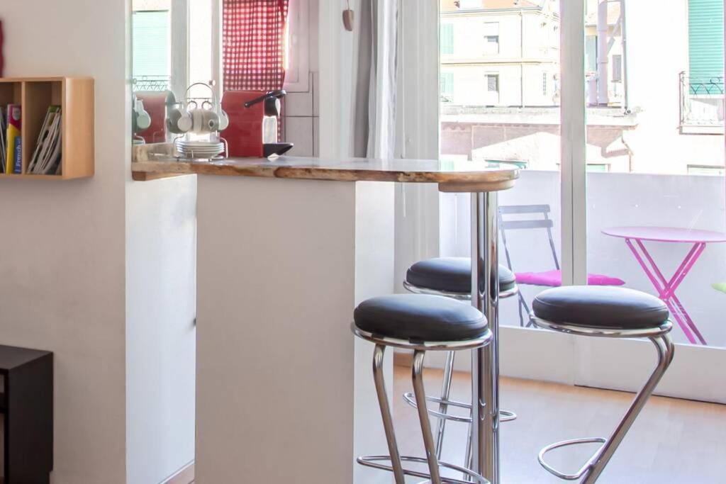 Nice Center - Bright Studio Balcony Wifi & Aircon Appartement Buitenkant foto