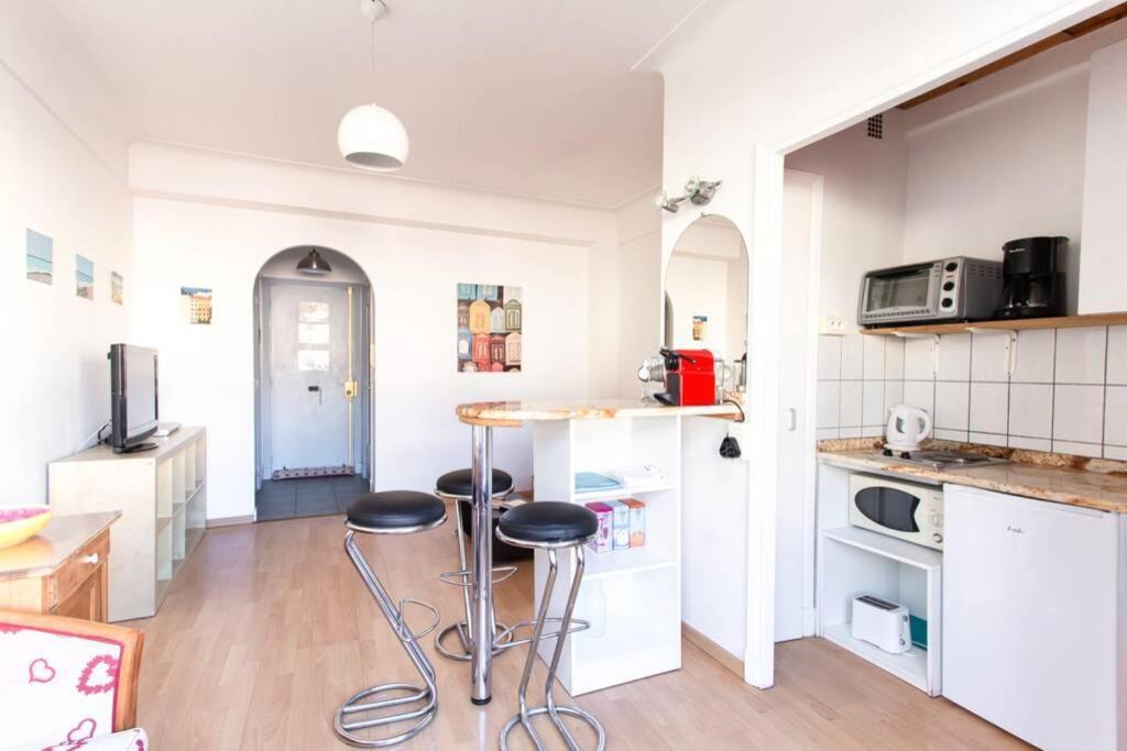 Nice Center - Bright Studio Balcony Wifi & Aircon Appartement Buitenkant foto