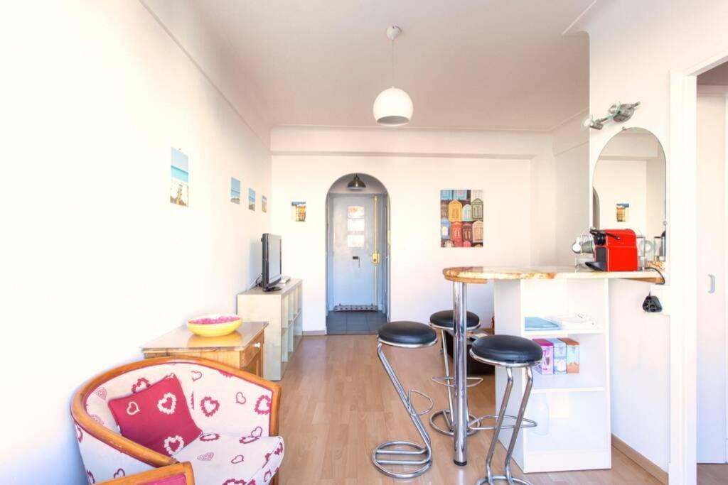Nice Center - Bright Studio Balcony Wifi & Aircon Appartement Buitenkant foto